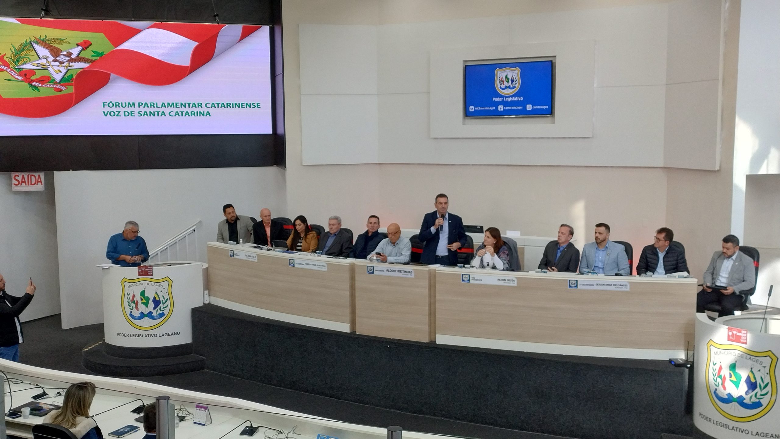 Diretores da ACIL defendem pleitos do Voz Única em reunião do Fórum Parlamentar Catarinense realizada em Lages Diretores da ACIL defendem pleitos do Voz Única em reunião do Fórum Parlamentar Catarinense realizada em Lages