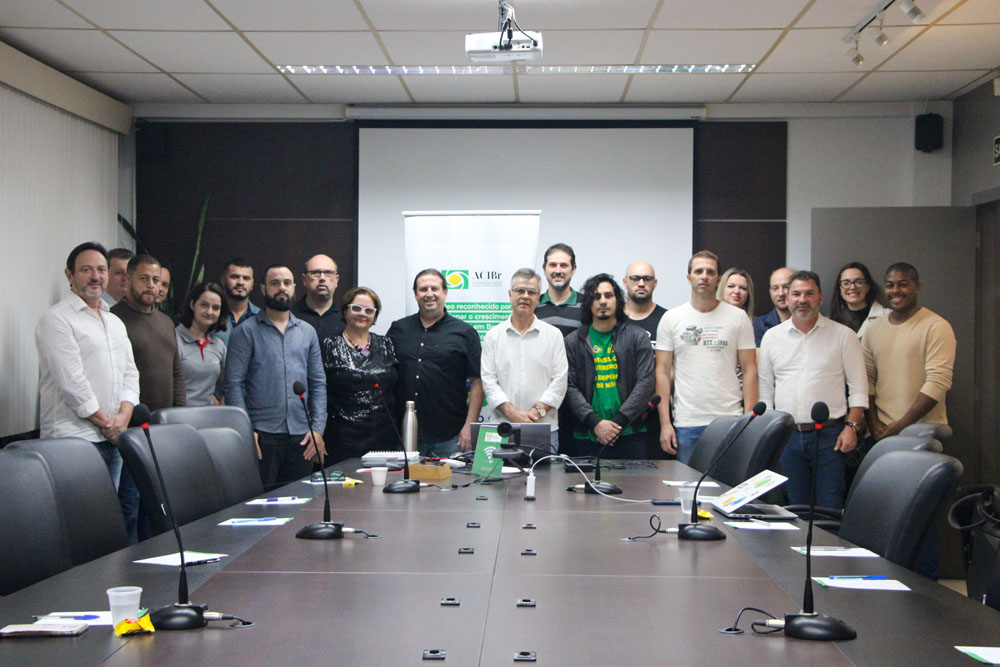 Segurança Eletrônica 4.0 é tema de palestra do Núcleo de Tecnologia e Inovação da ACIBr Segurança Eletrônica 4.0 é tema de palestra do Núcleo de Tecnologia e Inovação da ACIBr