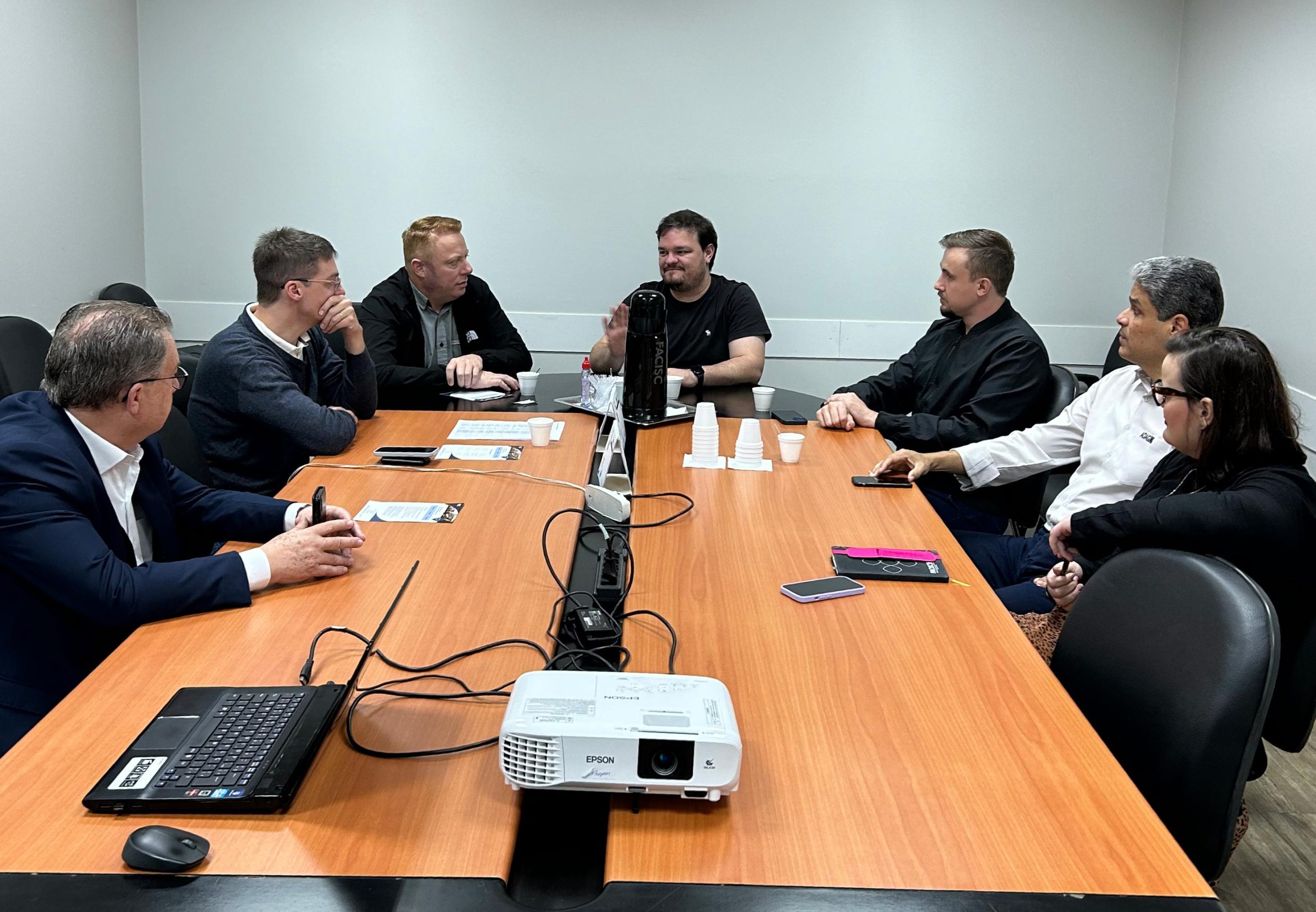 Presidente da FACISC visita Associação Empresarial de Guaramirim