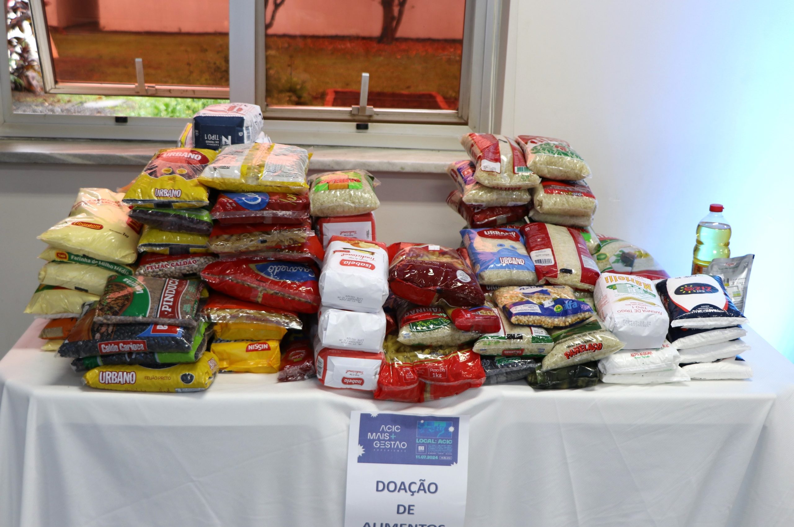 ACIC+ Gestão doa 230 quilos de alimentos