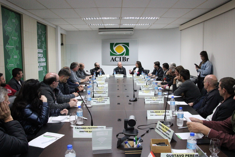 ACIBr recebe senador Jorge Seif em sua reunião de diretoria