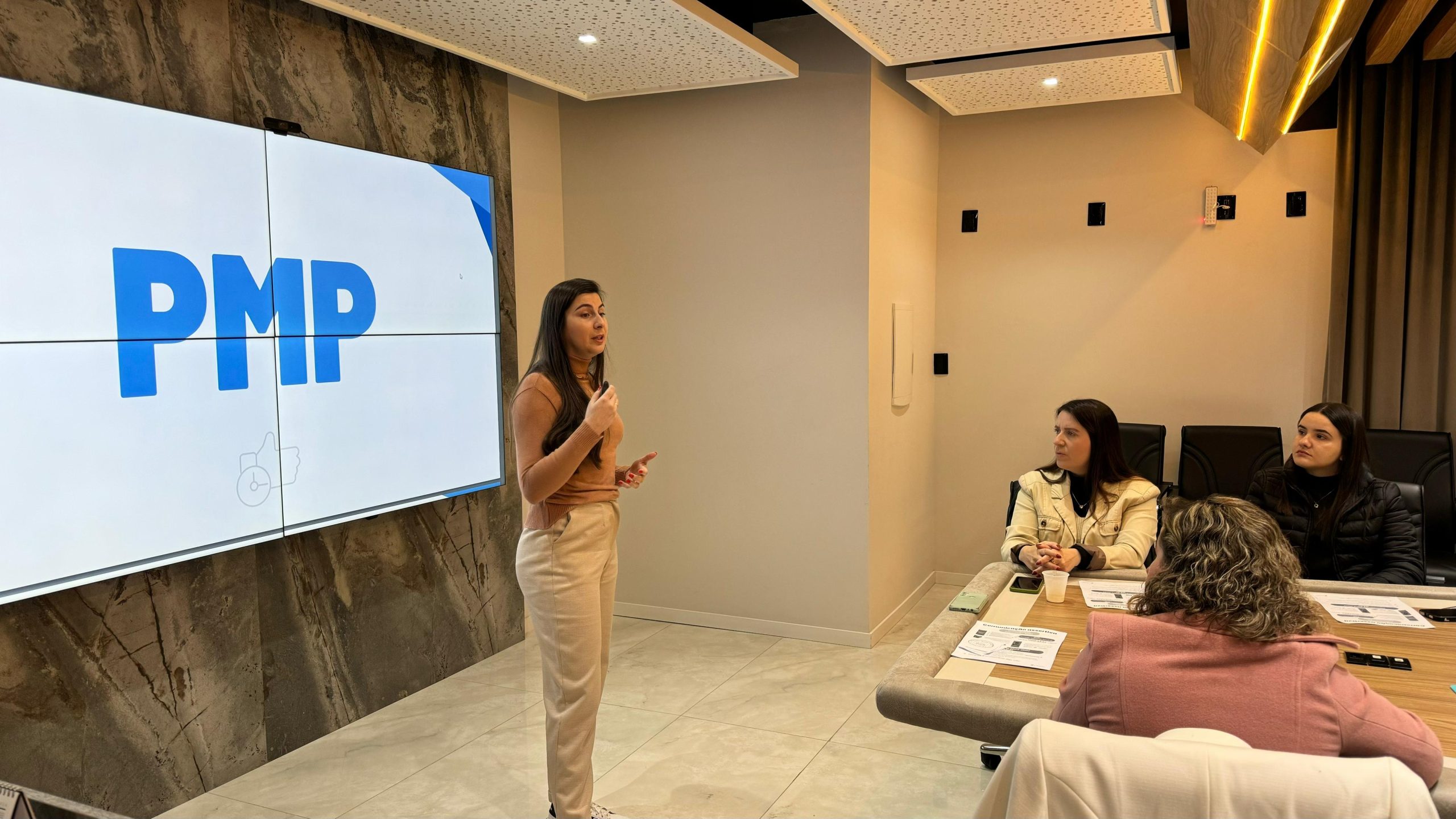 Comunicação assertiva foi pauta na reunião do Núcleo de Gestão de Pessoas da ACIL