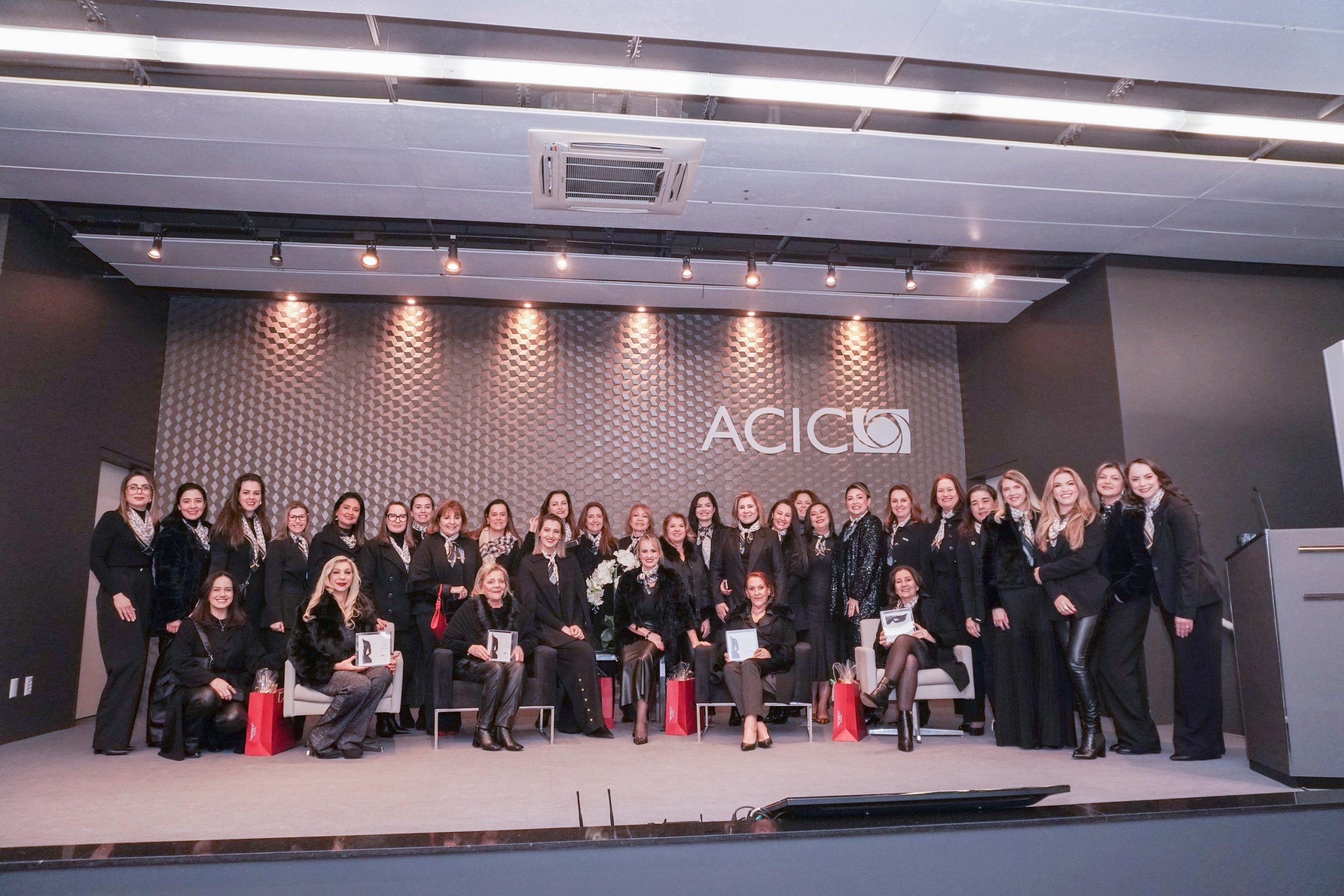 Emoção e reconhecimento marcam entrega do Prêmio Mulher Empresária