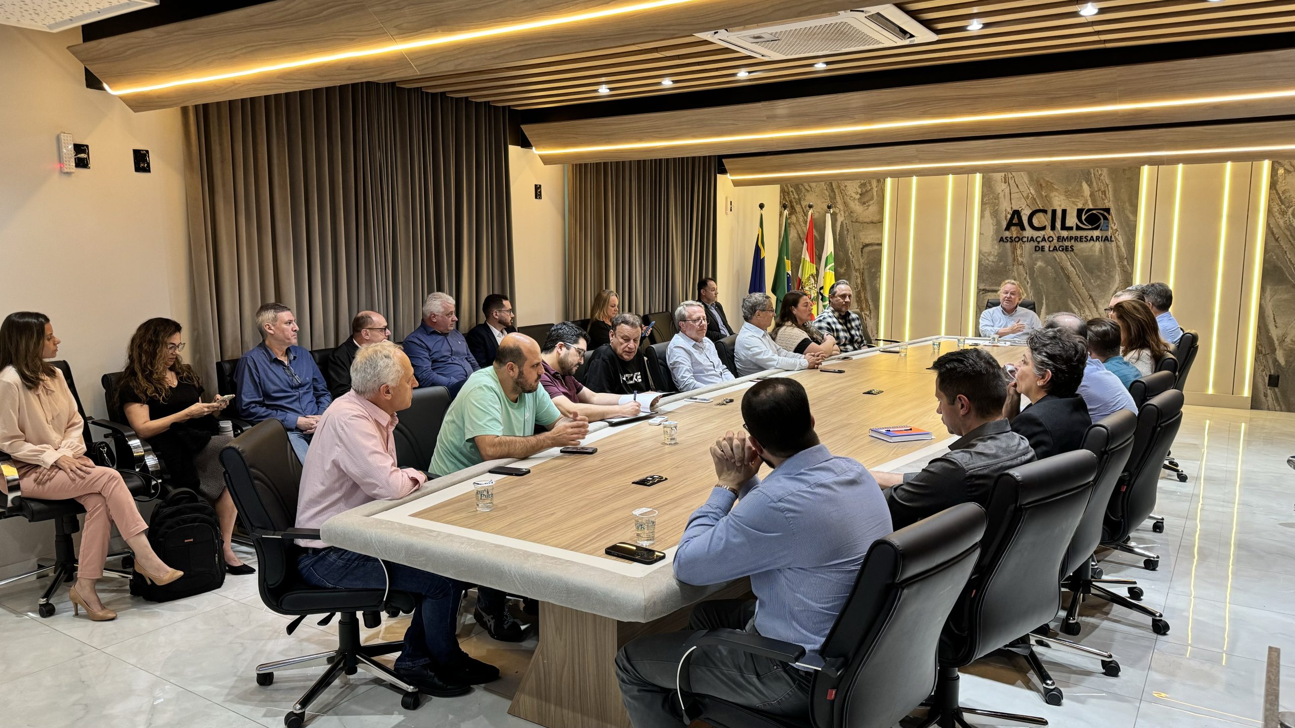 Diretoria conhece proposta para acelerar a atração de investimentos e potencialização do desenvolvimento de Lages