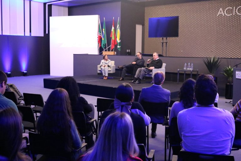 Mesa Redonda 05 - Imprensa Mesa Redonda 05 - Imprensa
