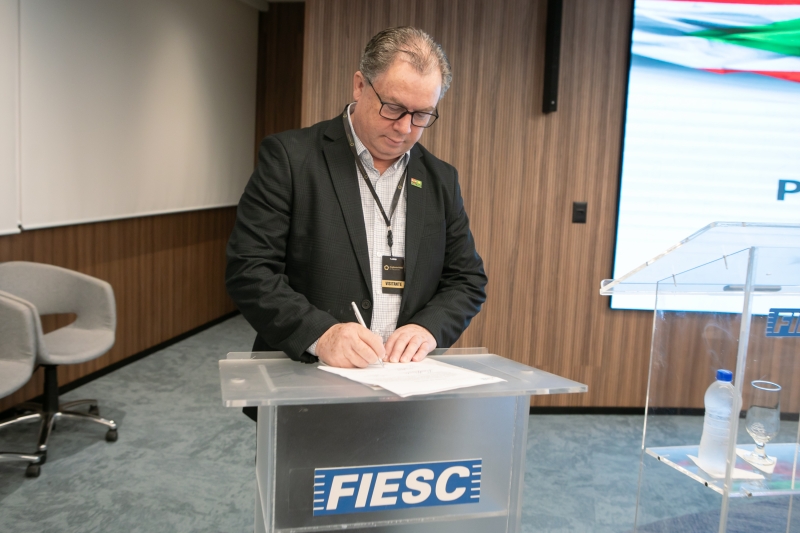 FACISC acompanha reunião que marca o início do Plano Estadual de Logística de Transporte FACISC acompanha reunião que marca o início do Plano Estadual de Logística de Transporte