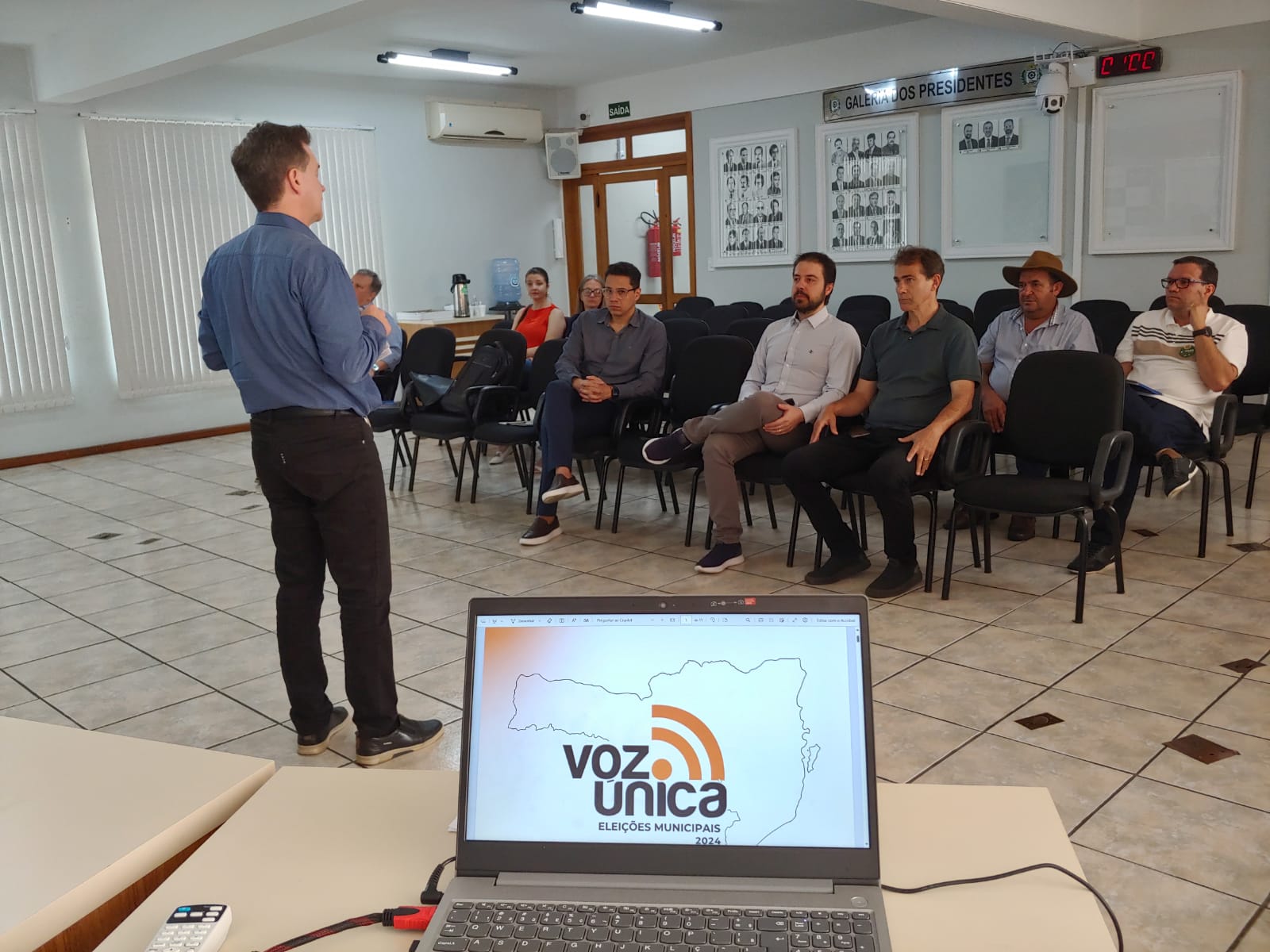 ACIOC realiza entrega das cartilhas do Voz Única aos candidatos a prefeito de Joaçaba, Herval d’Oeste e Luzerna