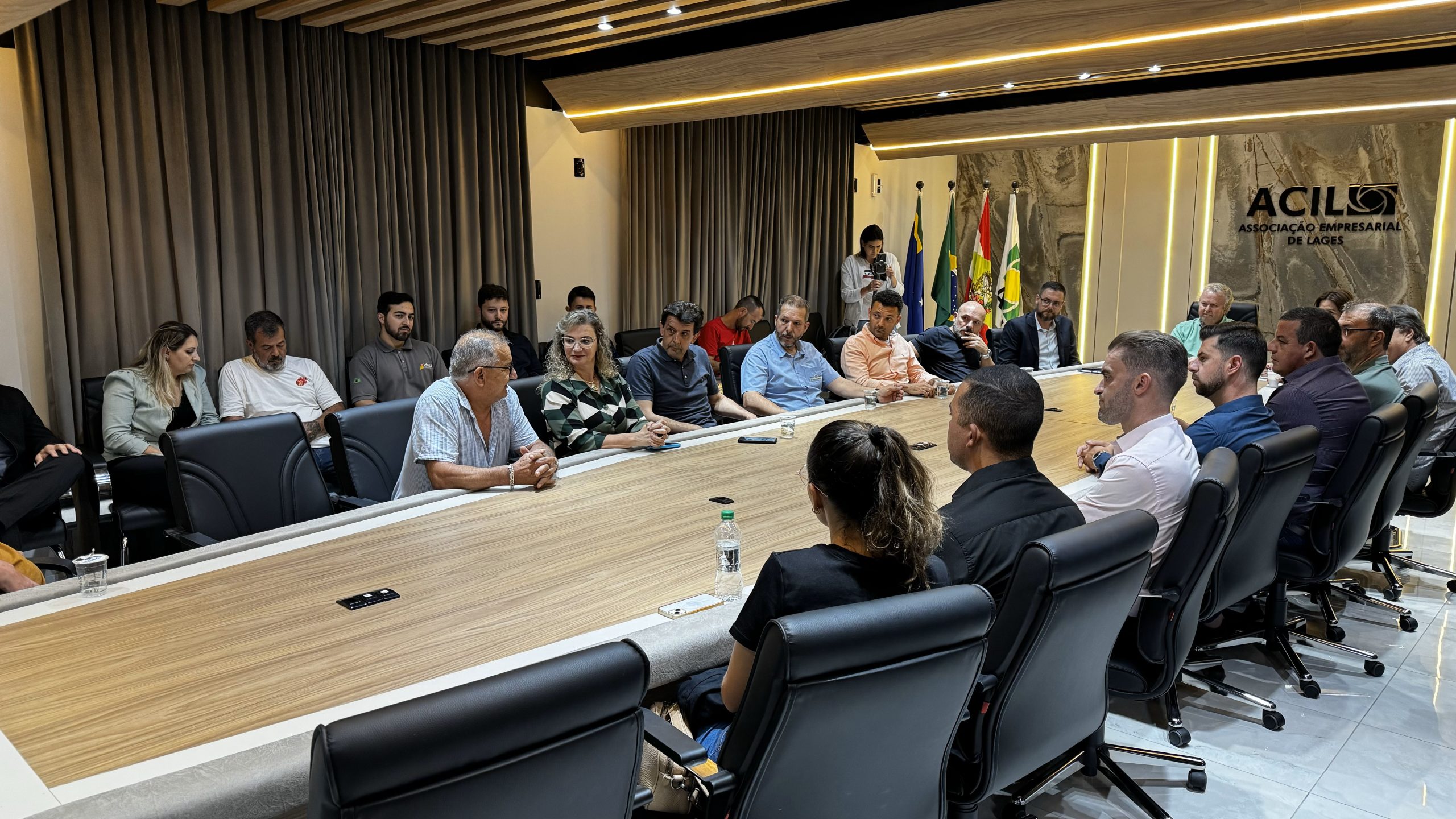 Solução para desafios de mobilidade urbana em bairros de Lages foram pauta de reunião realizada na ACIL