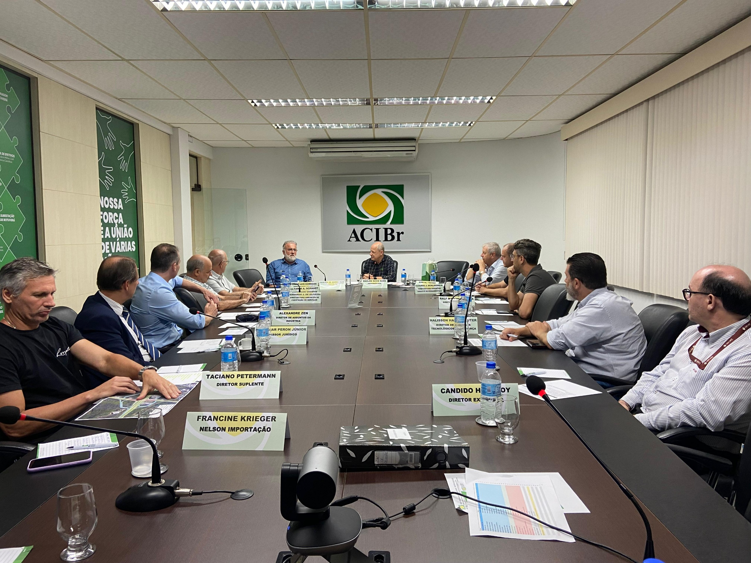 ACIBr recebe proprietário da empresa que executará obras do trevo da rodovia Antônio Heil