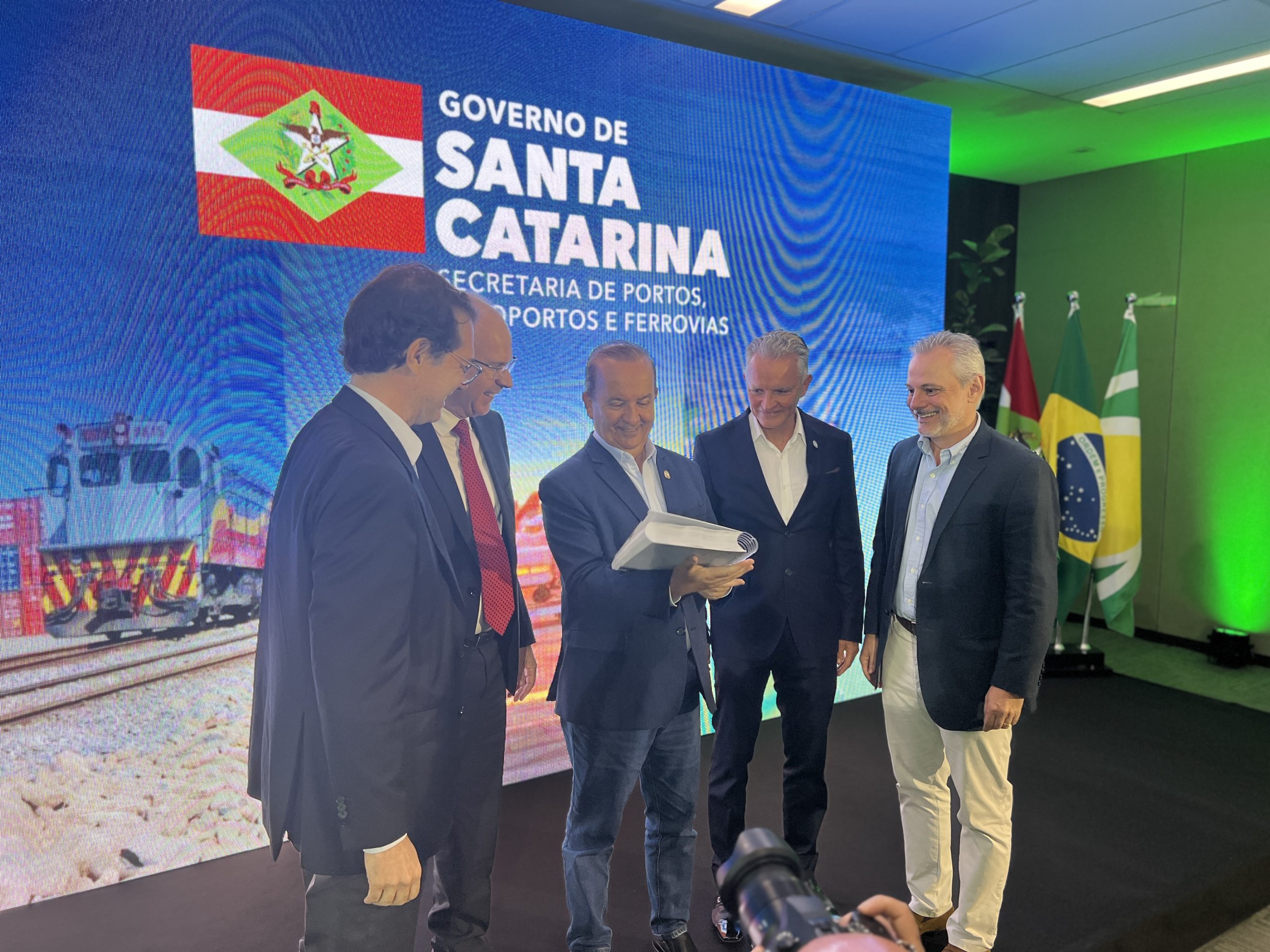 Governo do Estado lança Plano Aeroviário de Santa Catarina, na sede da FACISC