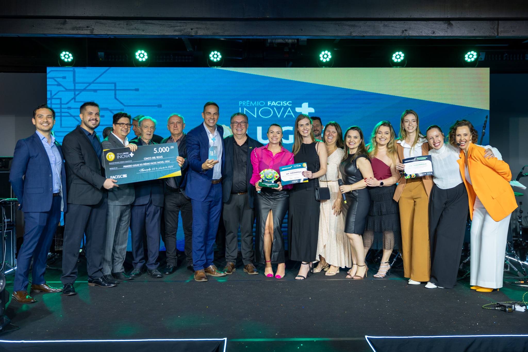 Celebra FACISC consagra destaques do ano e reúne presidentes das associações em noite de comemoração