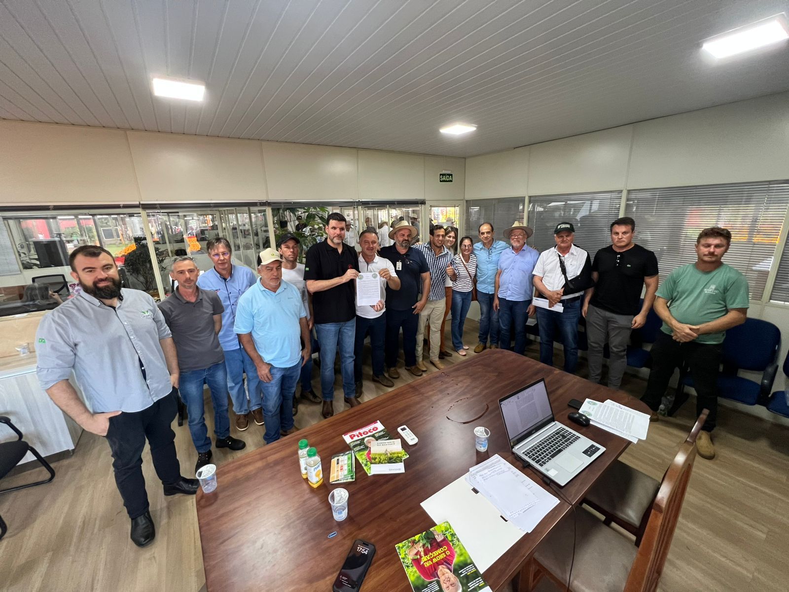 Diretor da Acislo participa da criação de associação voltada à defesa dos interesses da bovinocultura de leite