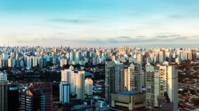 Santa Catarina lidera geração de empregos na construção de edifícios no Sul e Sudeste em 2025