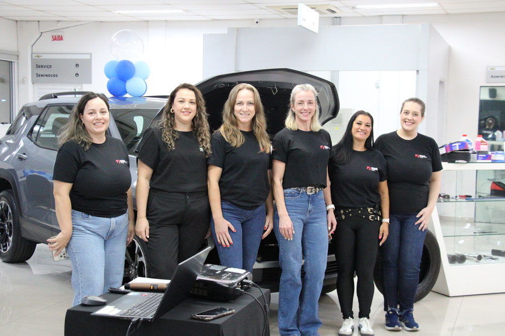 Elas no Comando: Núcleo de Oficinas Mecânicas realiza evento com talks e mecânica básica para mulheres