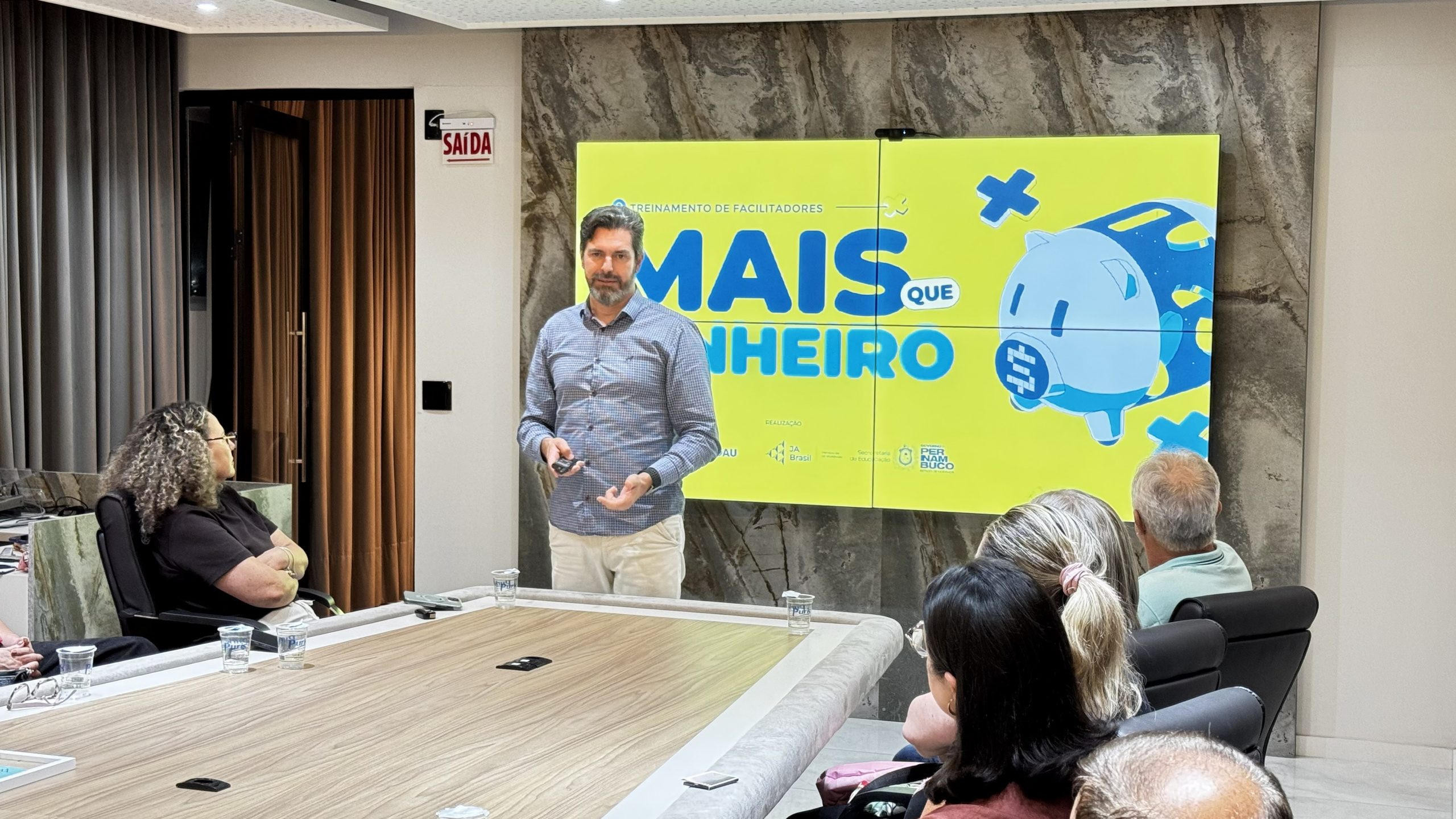 Educação empreendedora para jovens da Serra Catarinense ganha destaque em reunião da ACIL