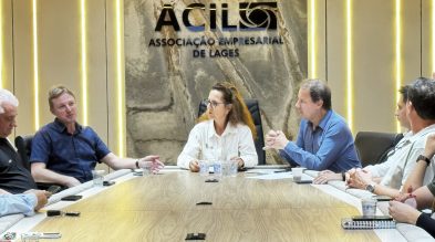 Coordenador Regional do IMA detalha processos de licenciamento ambiental em reunião na ACIL