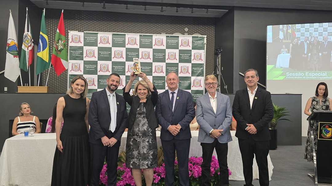 Lideranças da Acic são homenageadas pela Câmara Municipal