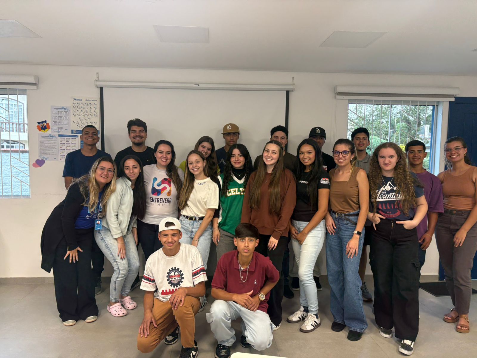 Núcleo de Marketing e Vendas da ACIL realiza palestras sobre marketing pessoal para jovens aprendizes do CIEE Núcleo de Marketing e Vendas da ACIL realiza palestras sobre marketing pessoal para jovens aprendizes do CIEE
