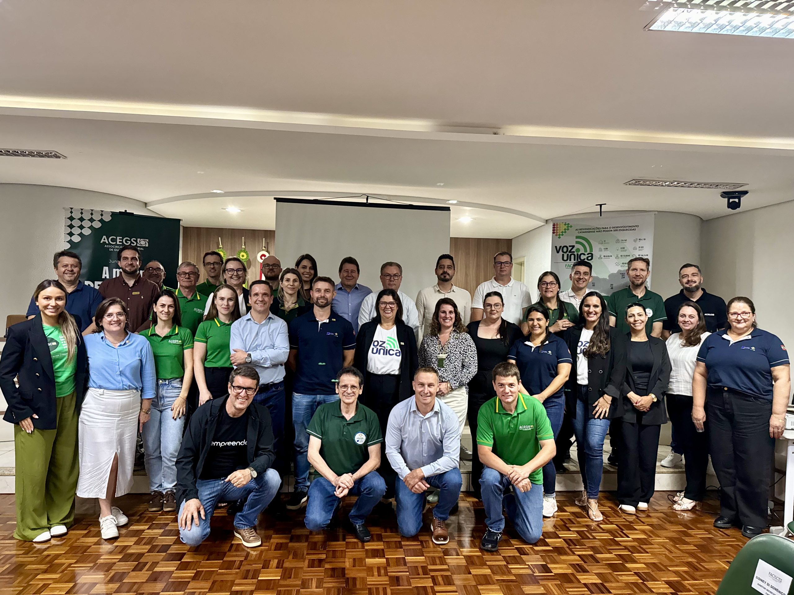 Plenária regional da FACISC no Noroeste define prioridades do Voz Única em Guarujá do Sul Plenária regional da FACISC no Noroeste define prioridades do Voz Única em Guarujá do Sul