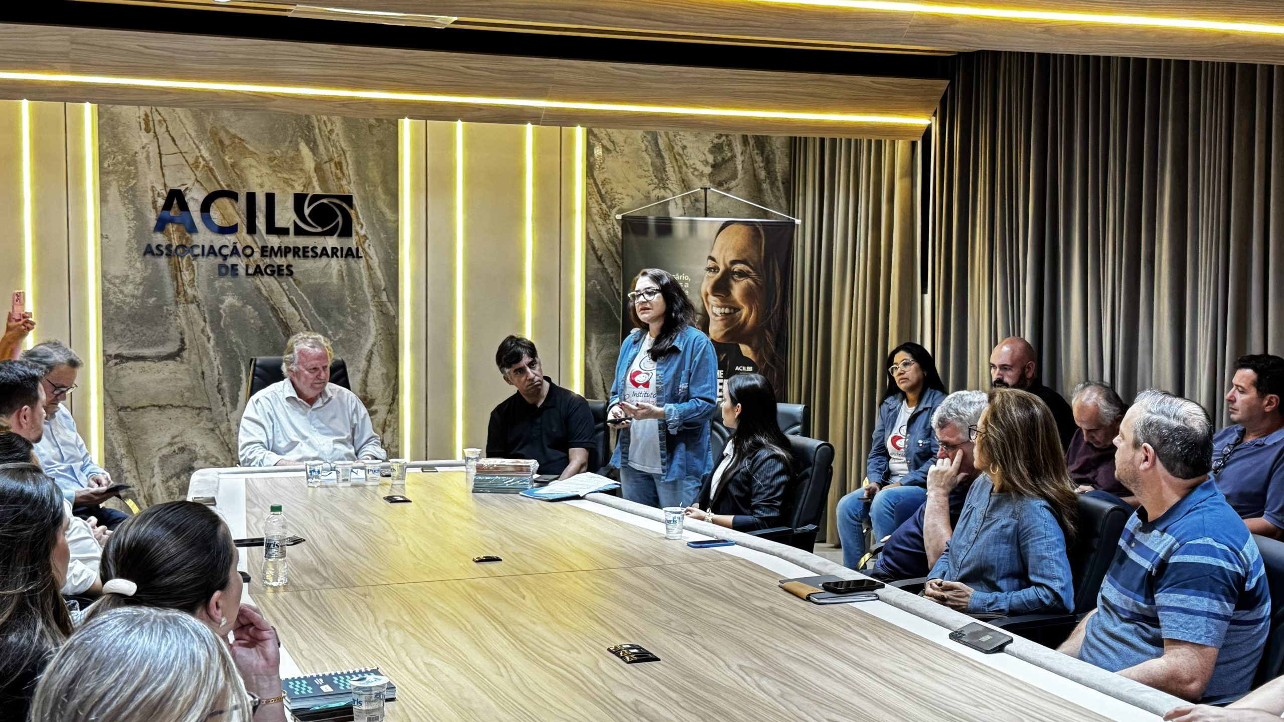 Empresários da ACIL conhecem atuação do Instituto Paternidade Responsável, referência em mediação familiar e garantia de direitos