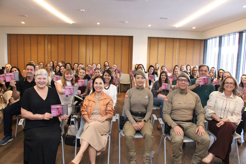 Núcleo de Corretores e Imobiliárias da ACIBr realiza lançamento de cartilha para prevenção à violência contra a mulher em condomínios