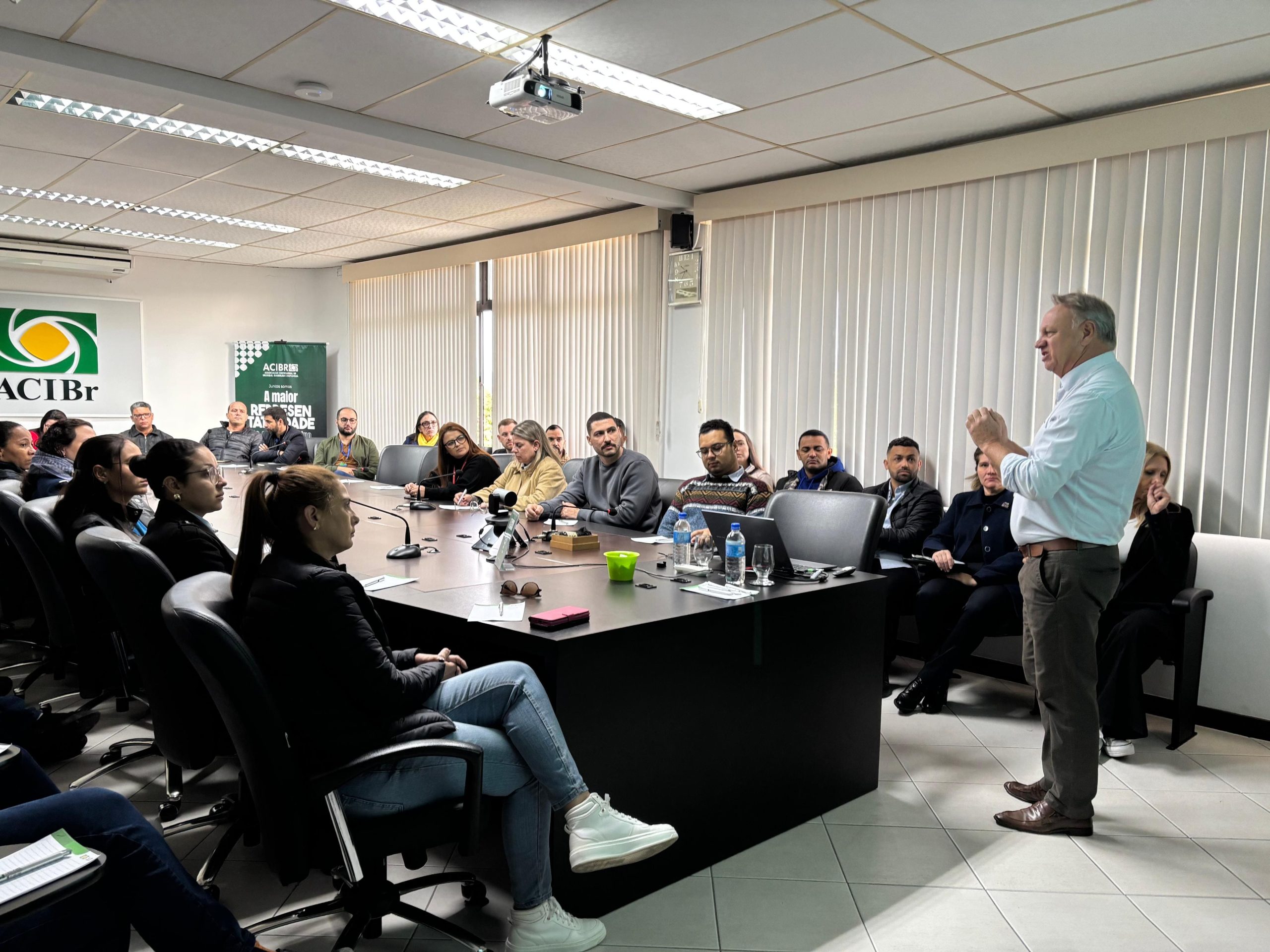 ACIBr reúne empresas para discutir riscos químicos e segurança no trabalho ACIBr reúne empresas para discutir riscos químicos e segurança no trabalho