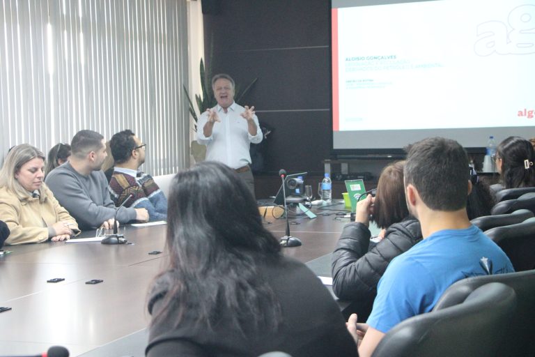 Palestra sobre riscos químicos no trabalho Palestra sobre riscos químicos no trabalho
