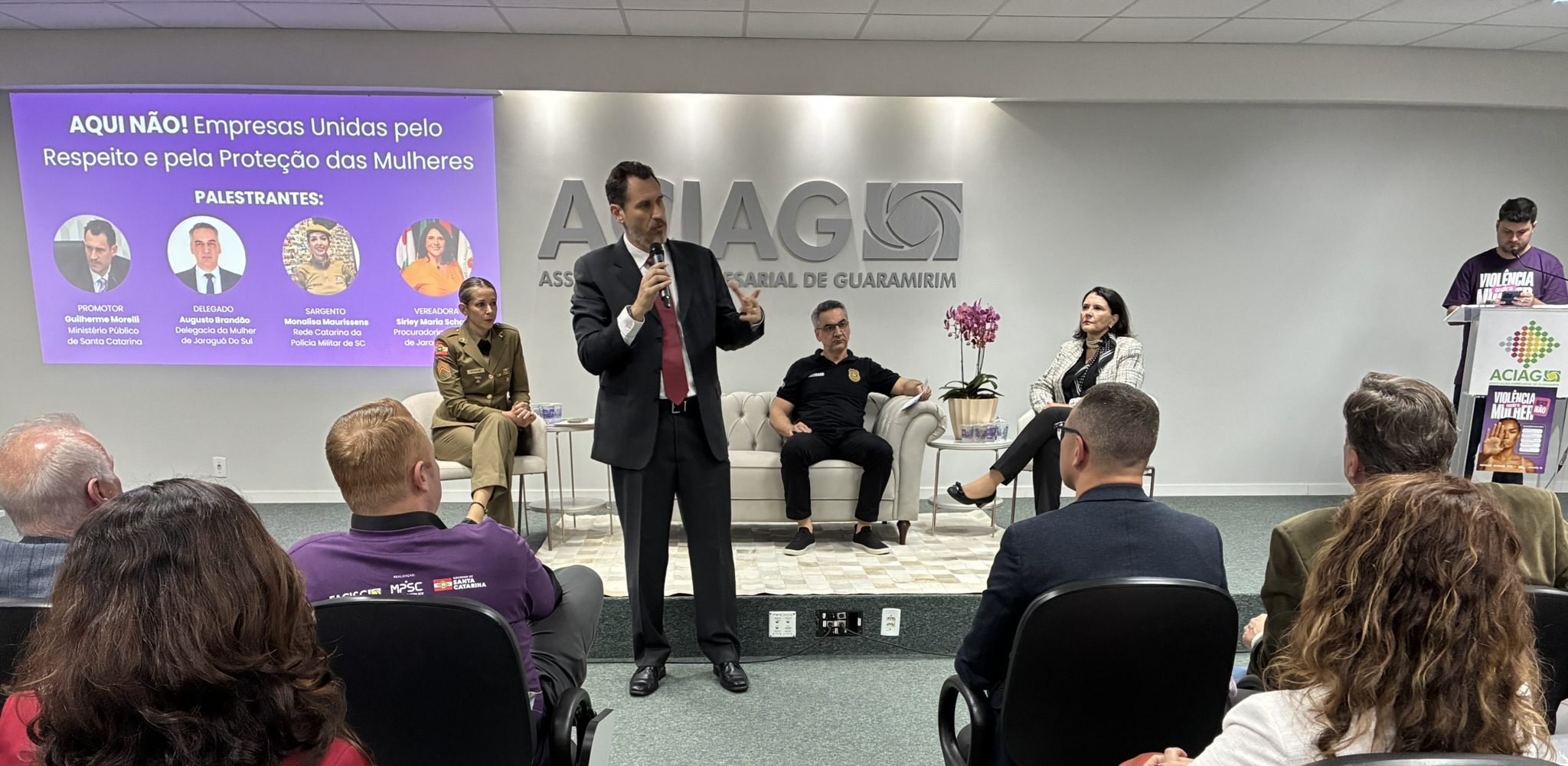 ‘Chaga social’: campanha de enfrentamento à violência contra a mulher ganha reforço dentro das empresas ‘Chaga social’: campanha de enfrentamento à violência contra a mulher ganha reforço dentro das empresas