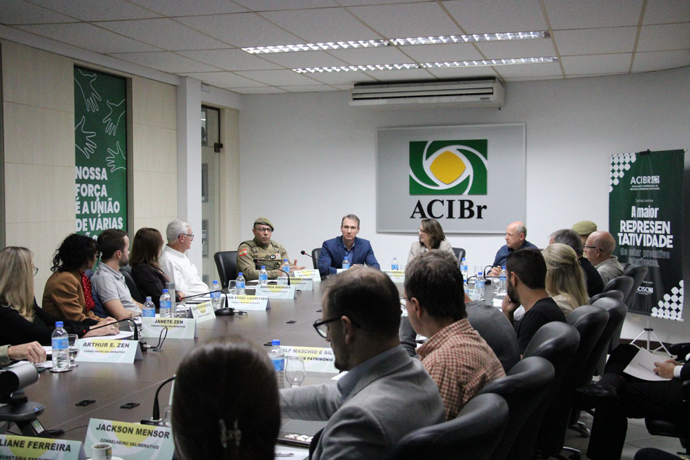 Conselho Deliberativo da ACIBr debate construção do novo batalhão da PM e apresenta programa Voz Única Conselho Deliberativo da ACIBr debate construção do novo batalhão da PM e apresenta programa Voz Única