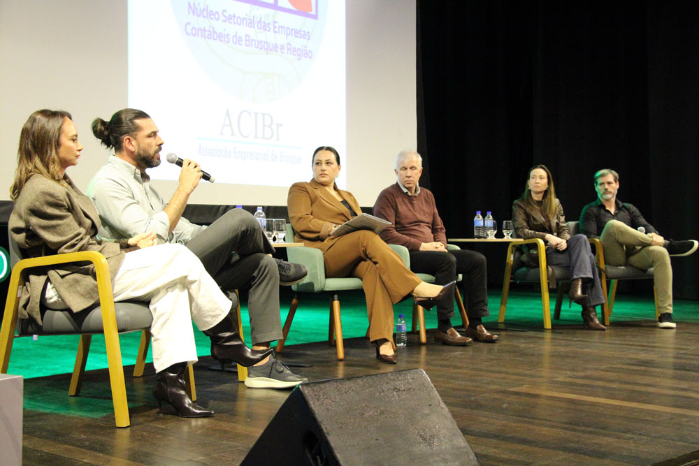 Núcleo de Empresas Contábeis da ACIBr realiza seminário sobre a realidade empresarial do Paraguai Núcleo de Empresas Contábeis da ACIBr realiza seminário sobre a realidade empresarial do Paraguai
