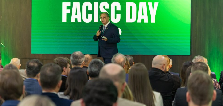 FACISC celebra 76 anos de história, lança Voz Única 2026 e homenageia lideranças do associativismo catarinense