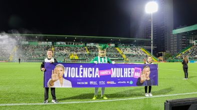 Campanha “Aqui Não” ganha visibilidade na Arena Condá Campanha “Aqui Não” ganha visibilidade na Arena Condá