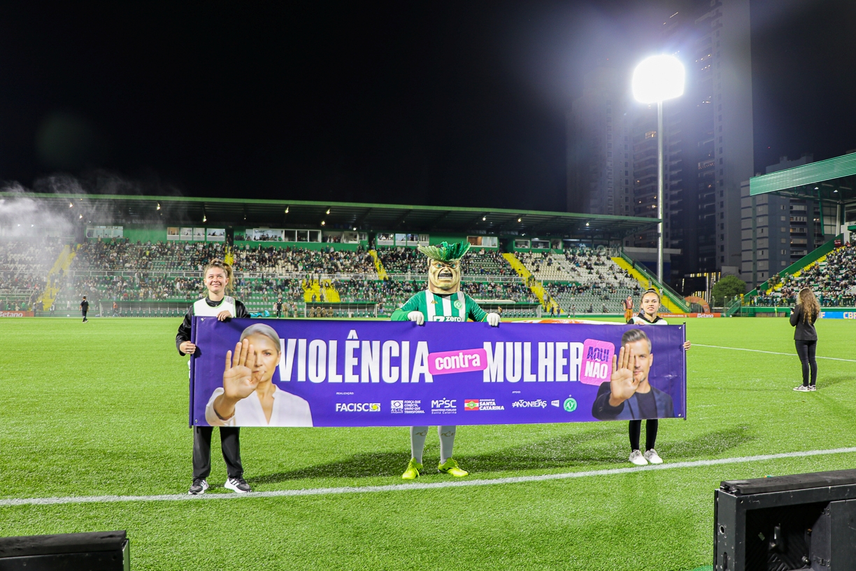 Campanha “Aqui Não” ganha visibilidade na Arena Condá