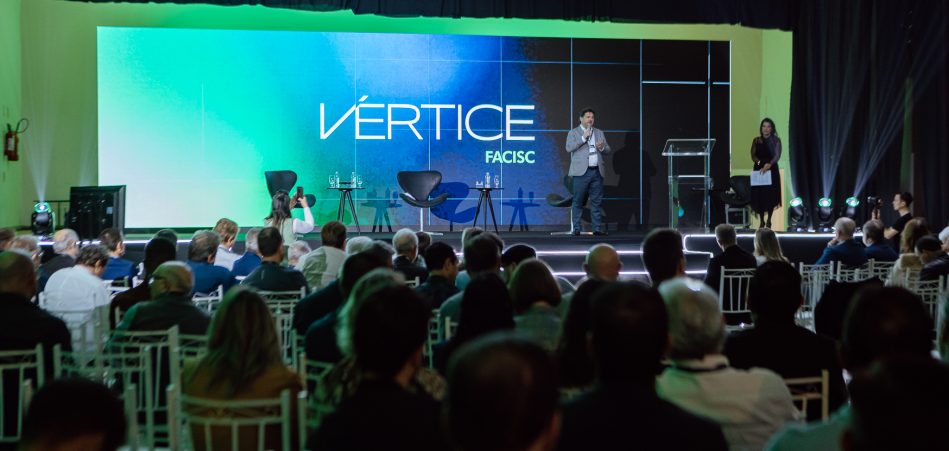 Vértice FACISC conecta 380 lideranças empresariais e debate estratégias para o futuro de Santa Catarina Vértice FACISC conecta 380 lideranças empresariais e debate estratégias para o futuro de Santa Catarina