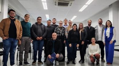 Liderança transforma profissionais e organizações Liderança transforma profissionais e organizações