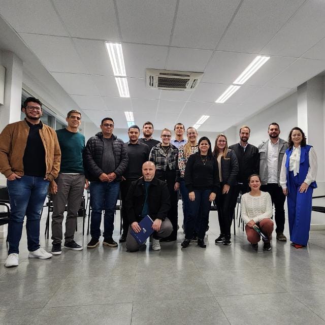 Liderança transforma profissionais e organizações Liderança transforma profissionais e organizações