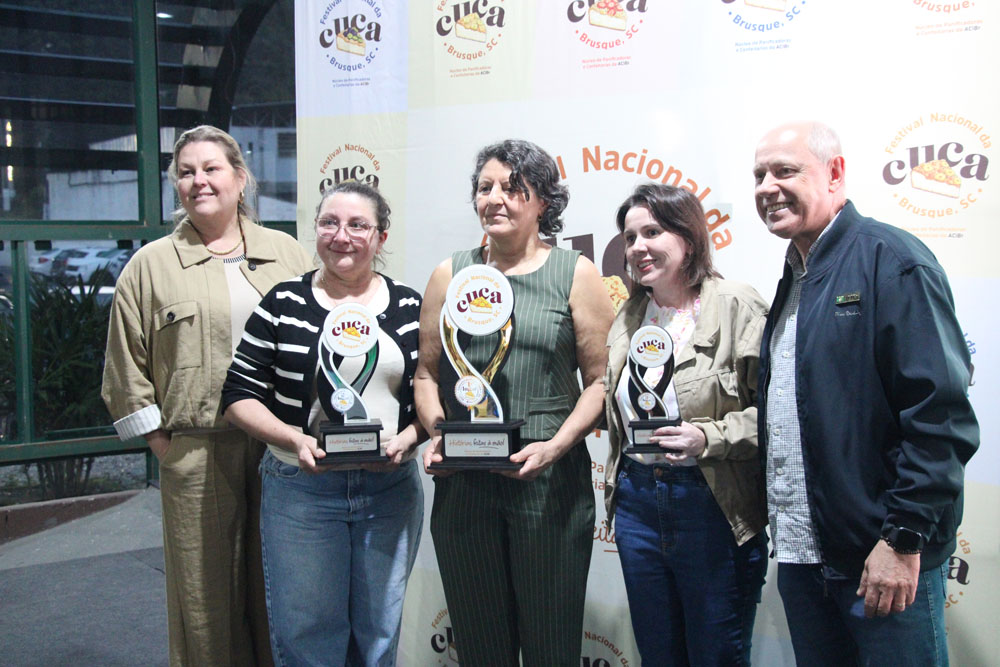 Mais de 15 mil pessoas prestigiam o XIII Festival Nacional da Cuca Mais de 15 mil pessoas prestigiam o XIII Festival Nacional da Cuca