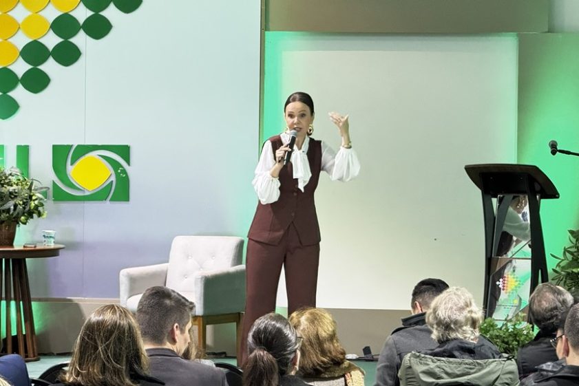 Tecnologia, liderança e comportamento marcam segundo dia do Conex Empreender 2026