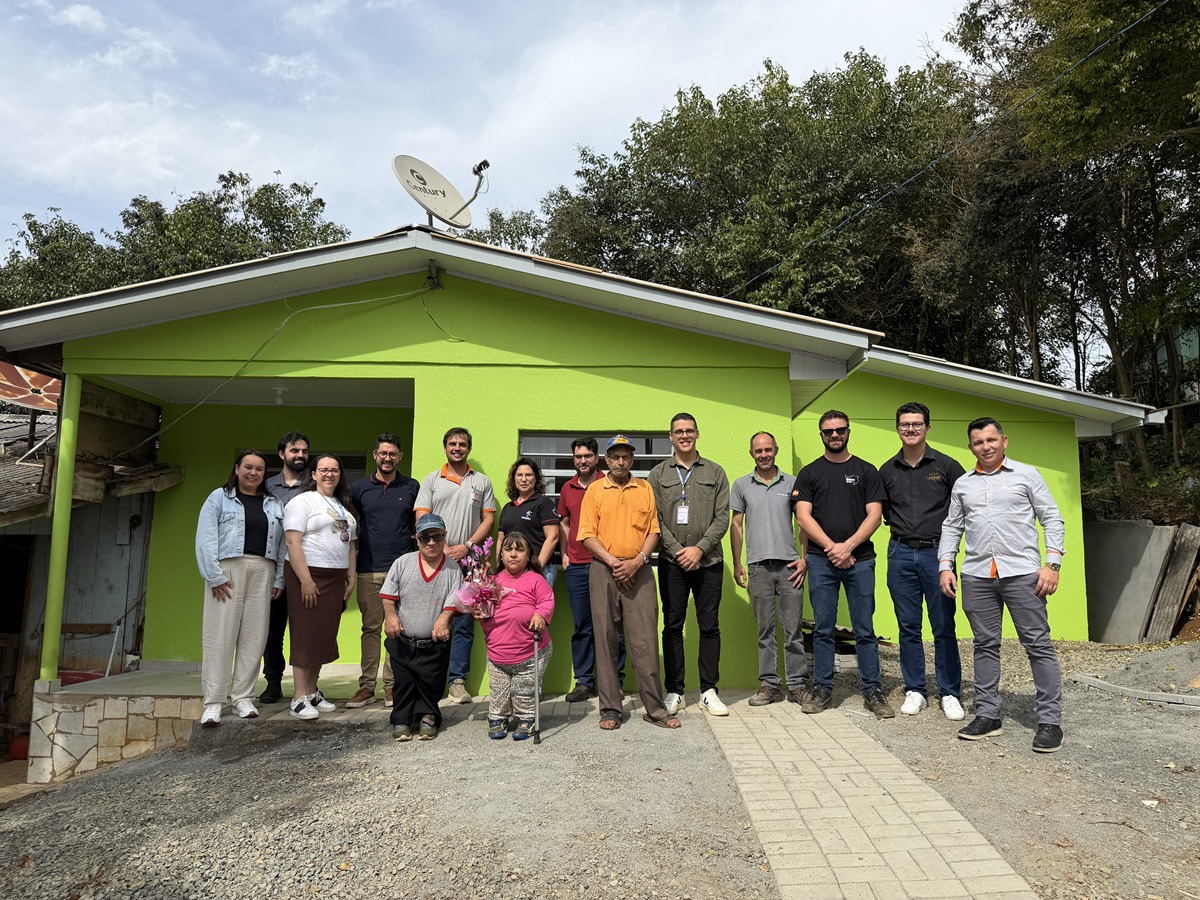 Núcleo da Construção Civil da ACIC entrega casa reformada e adaptada para família em situação de vulnerabilidade Núcleo da Construção Civil da ACIC entrega casa reformada e adaptada para família em situação de vulnerabilidade