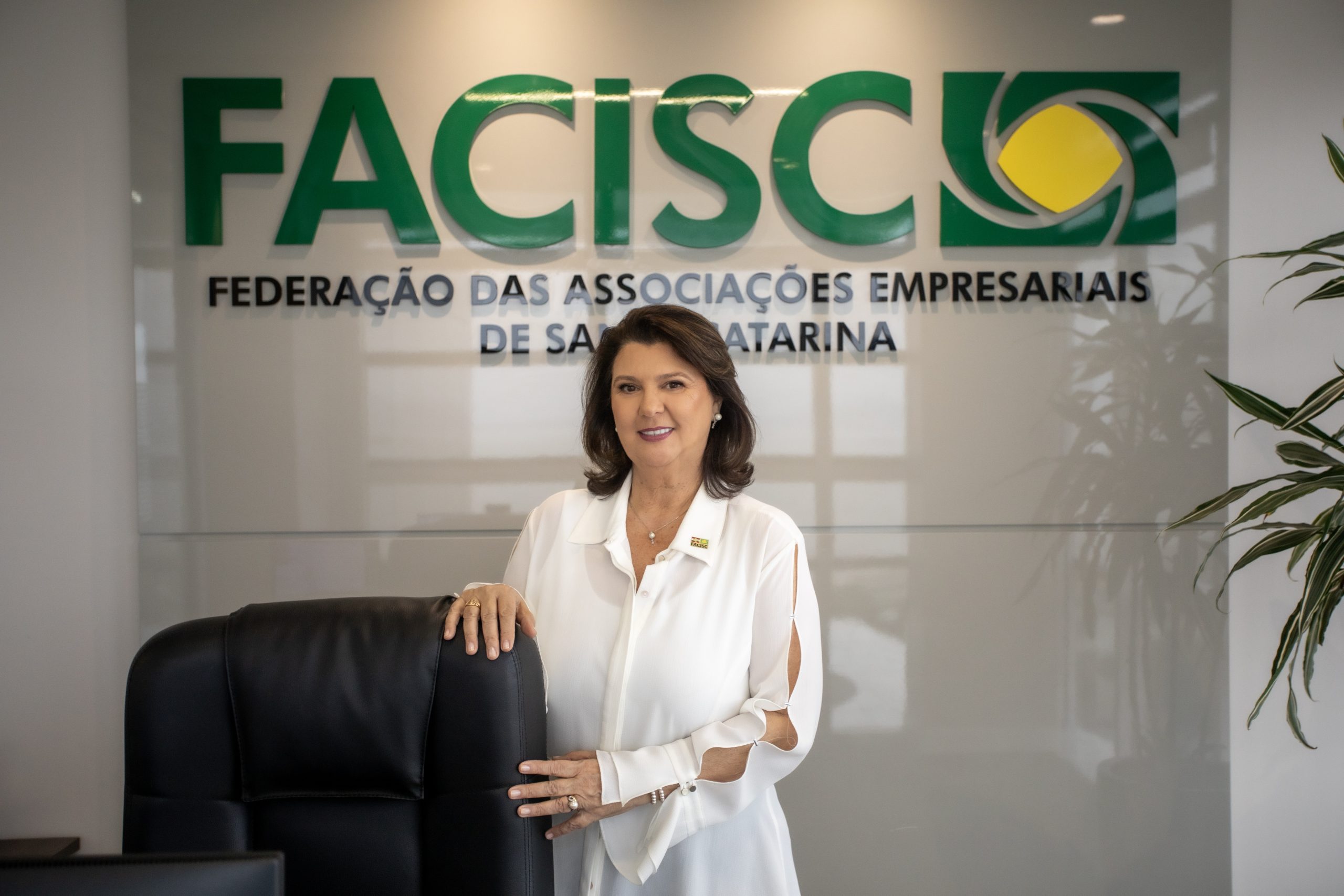Rita Conti lidera chapa nas eleições da Facisc Rita Conti lidera chapa nas eleições da Facisc