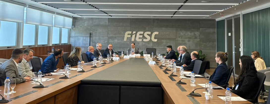 Orçamento para rodovias federais de SC e fim da escala 6X1 preocupam setor produtivo Orçamento para rodovias federais de SC e fim da escala 6X1 preocupam setor produtivo
