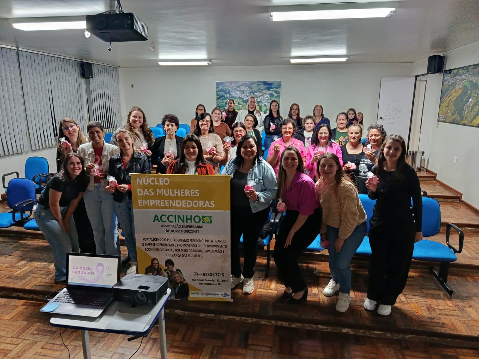 Núcleo das Mulheres Empreendedoras da ACCINHO promove palestra sobre saúde e prevenção no Outubro Rosa