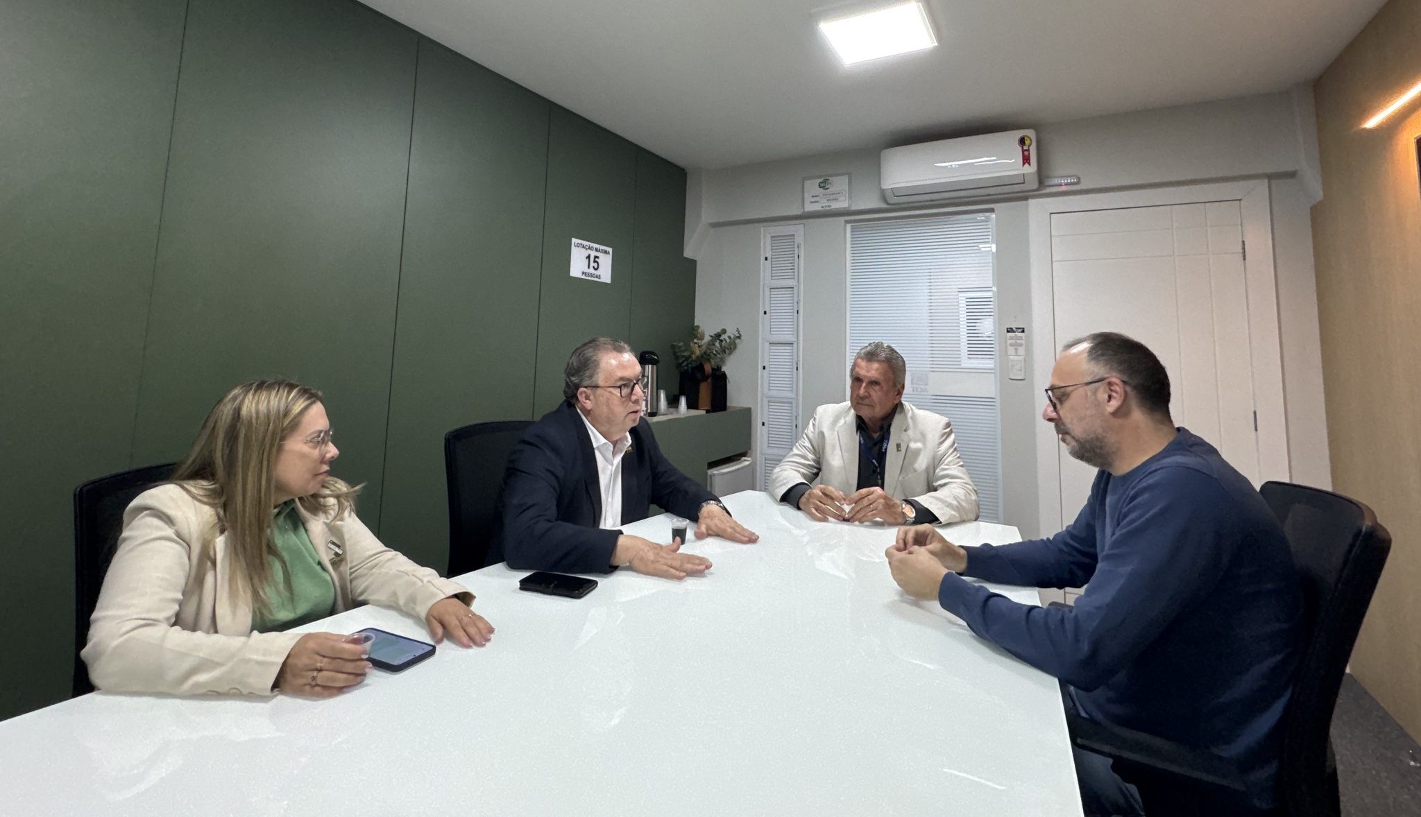 Elson Otto soma quase 400 visitas às associações empresariais de Santa Catarina em três anos de gestão Elson Otto soma quase 400 visitas às associações empresariais de Santa Catarina em três anos de gestão