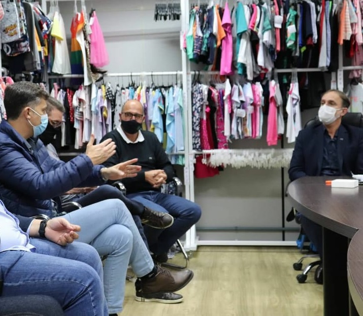 Dnit estuda possibilidade de atender demanda de associados da Acig Gaspar Dnit estuda possibilidade de atender demanda de associados da Acig Gaspar