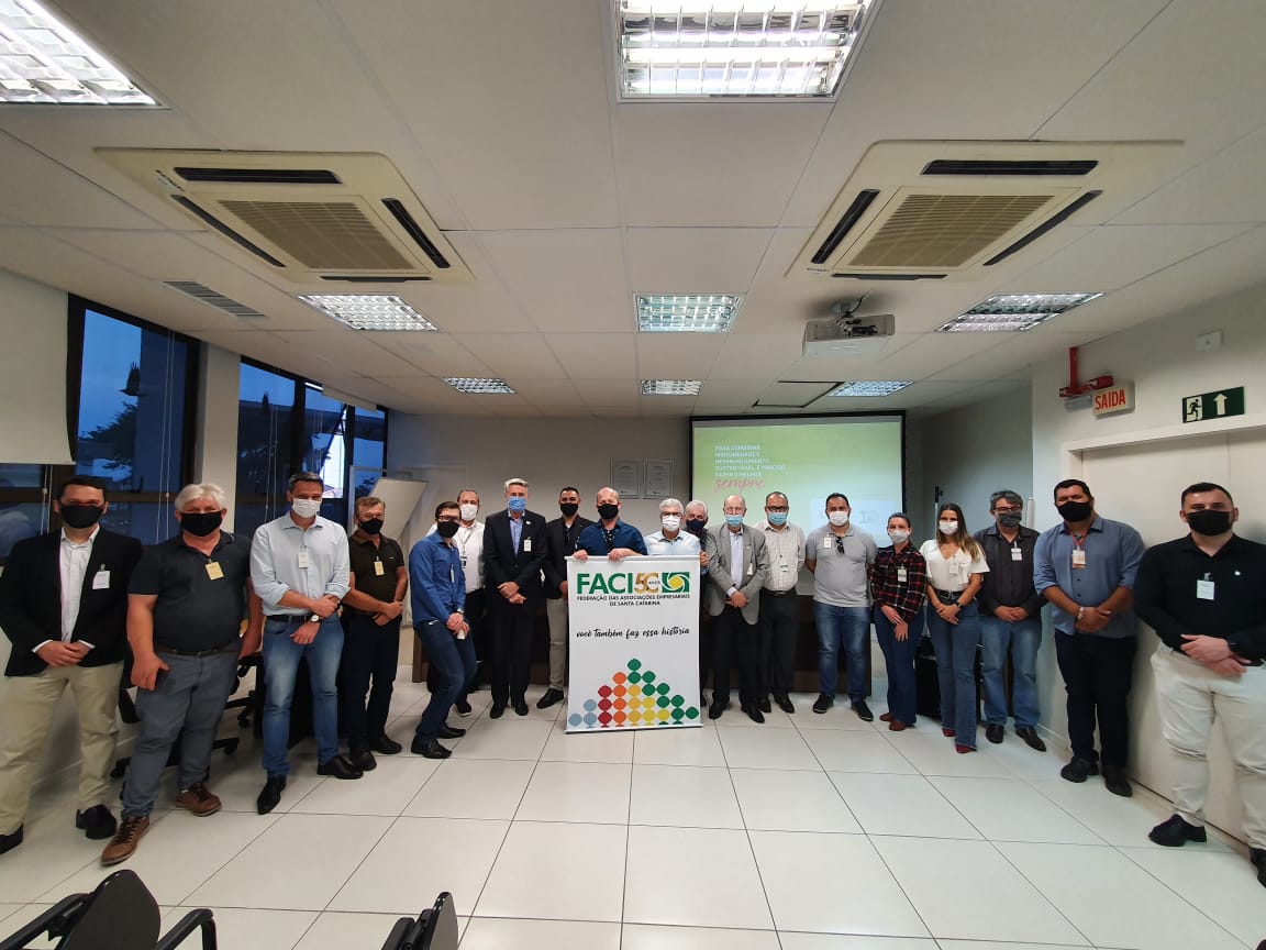 Representantes do Norte tem encontro regional e visitam Porto de Itapoá