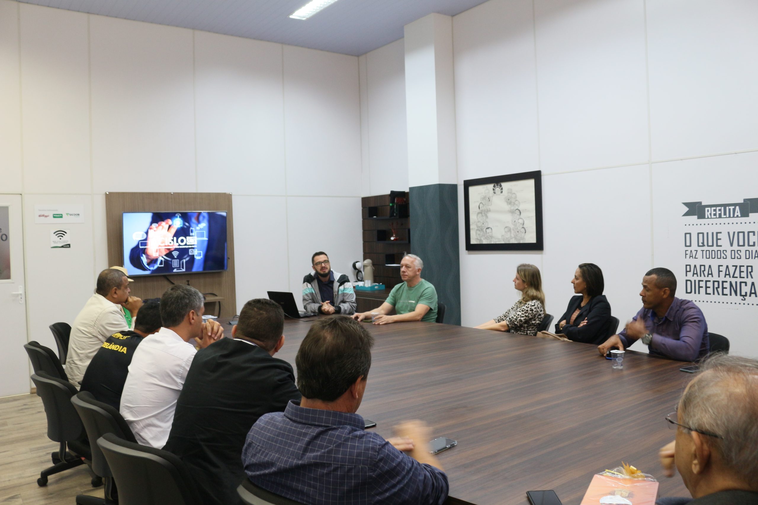 Acislo recebe comitiva de empresários do Acre Acislo recebe comitiva de empresários do Acre