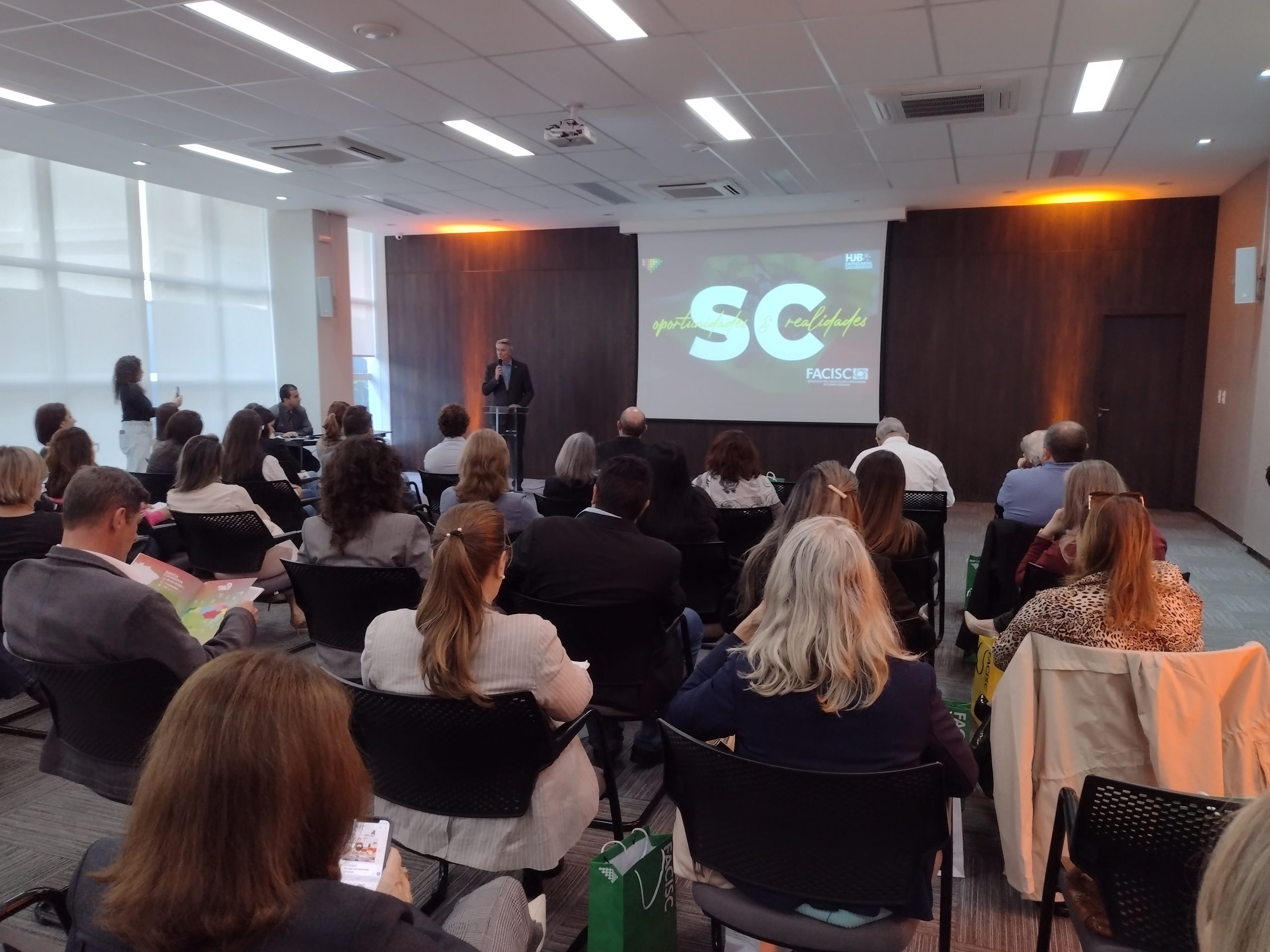 Prefeitos de cidades com baixo índice de desenvolvimento humano recebem capacitação para mudar realidade local