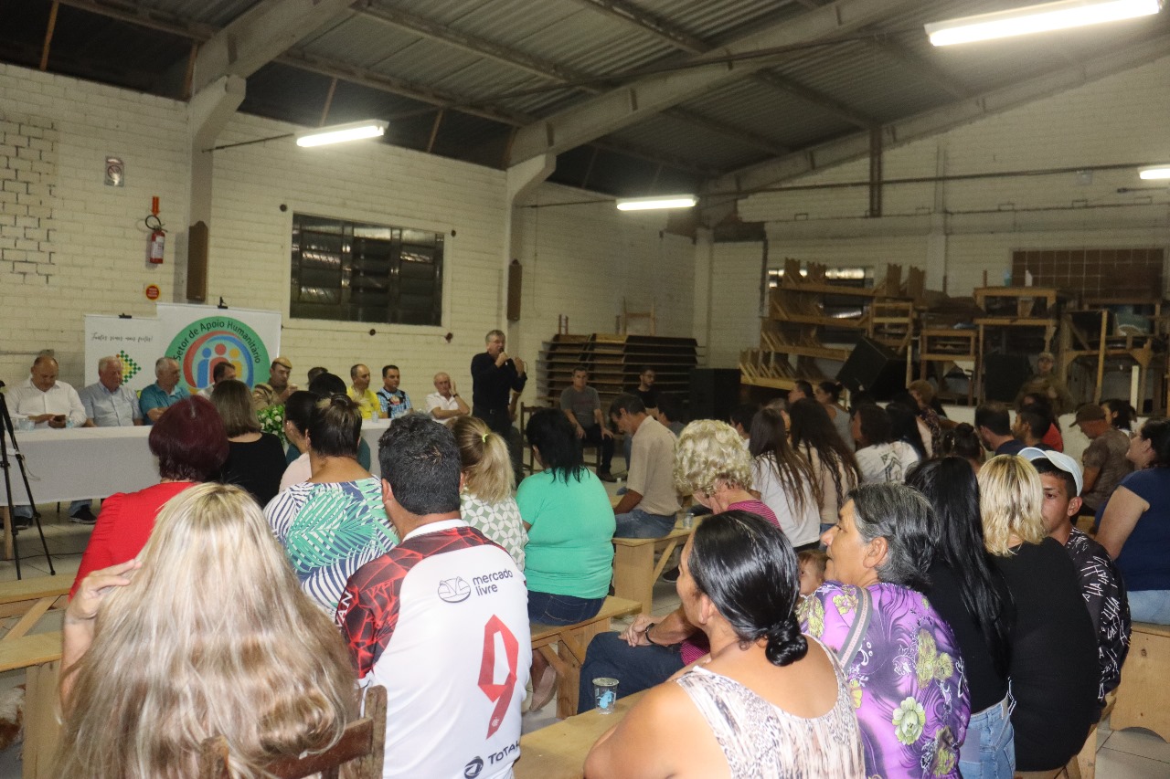 ACIPU Porto União faz doação de guarda roupas para atingidos por enchentes ACIPU Porto União faz doação de guarda roupas para atingidos por enchentes