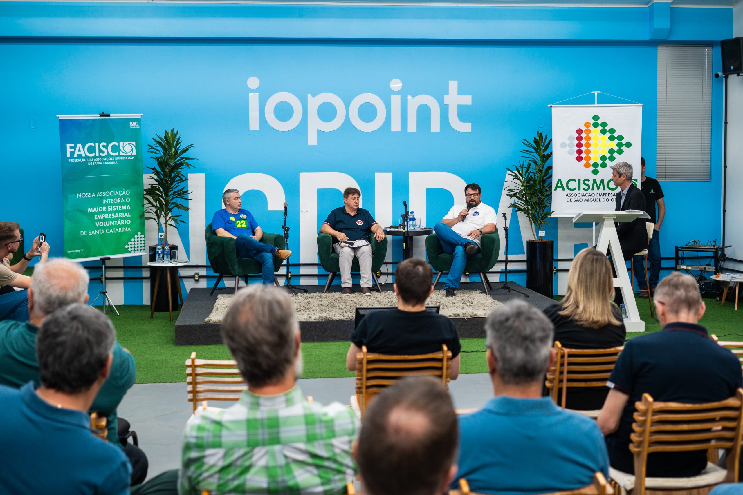 Candidatos a Prefeito de São Miguel do Oeste participam de debate promovido pela Acismo Candidatos a Prefeito de São Miguel do Oeste participam de debate promovido pela Acismo