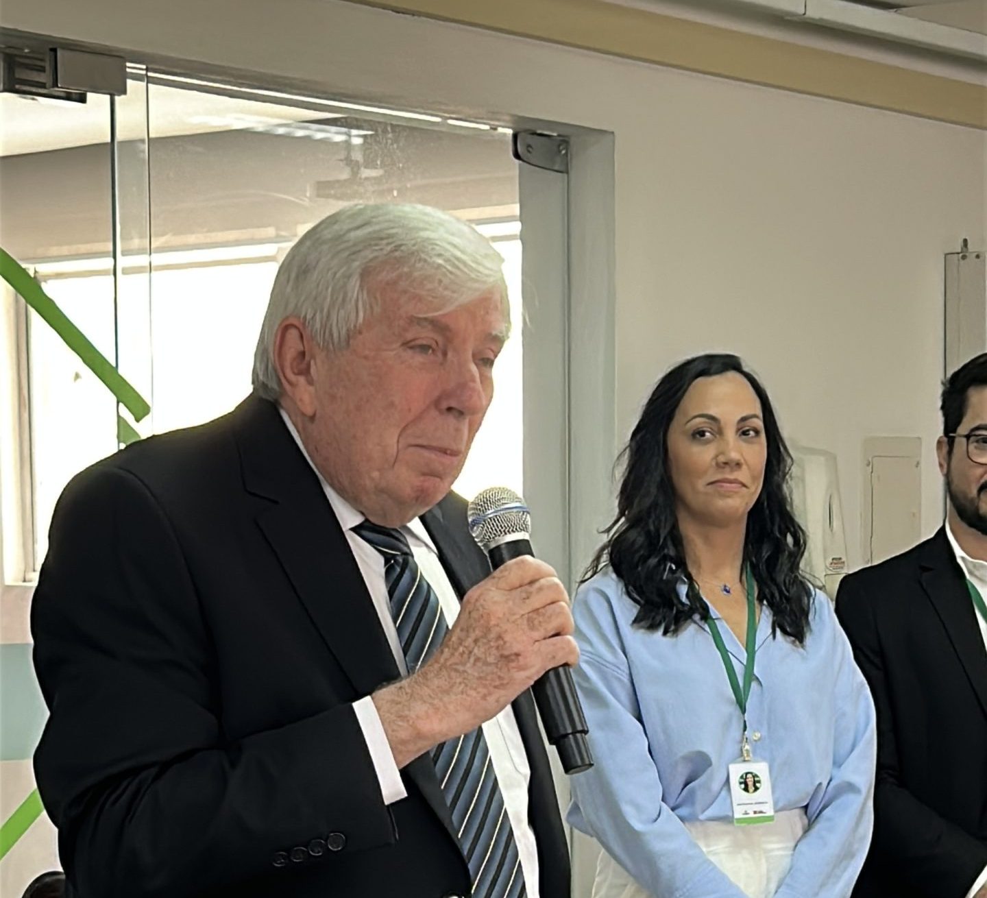 Osmar Müller é homenageado pelo seu trabalho como vogal na Junta Comercial Osmar Müller é homenageado pelo seu trabalho como vogal na Junta Comercial